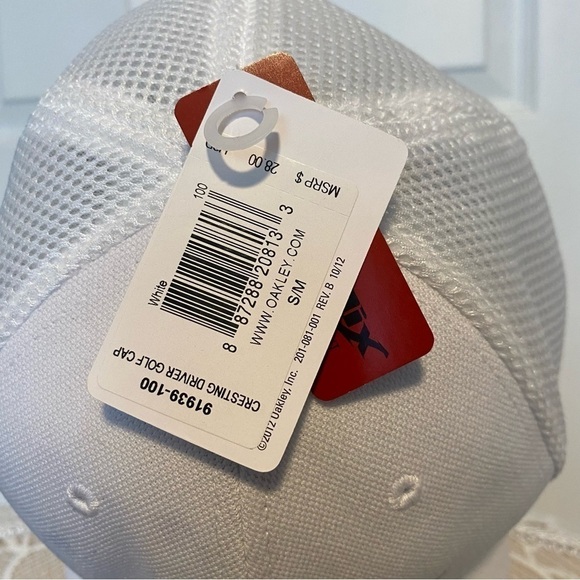 New with Tag Oakley cresting driver golf while cap Country Inns & Suites S/M - Picture 3 of 11